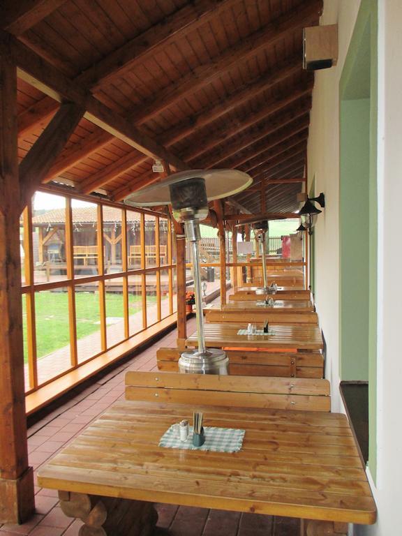 Hotel Na Statku Mirosov Mirosov  Extérieur photo