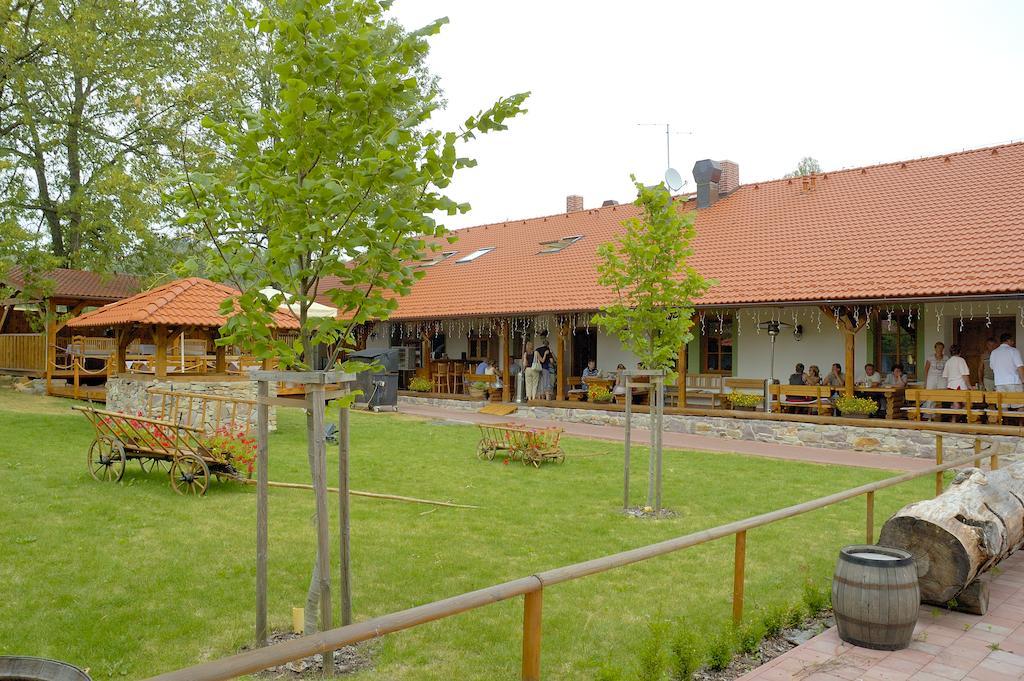 Hotel Na Statku Mirosov Mirosov  Extérieur photo