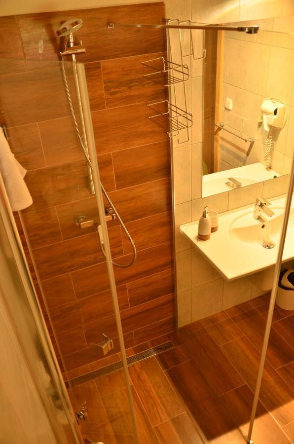 Hotel Na Statku Mirosov Mirosov  Extérieur photo